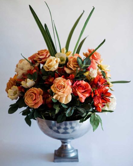 MIXED LARGE ORANGE ARRANGEMENT IN ROSE TIN